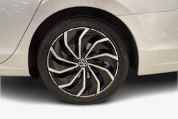 harmaa Volkswagen Golf 2022 kuva 11.