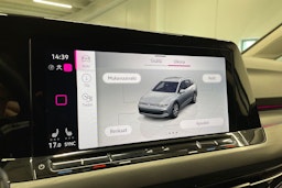 harmaa Volkswagen Golf 2022 kuva 20.