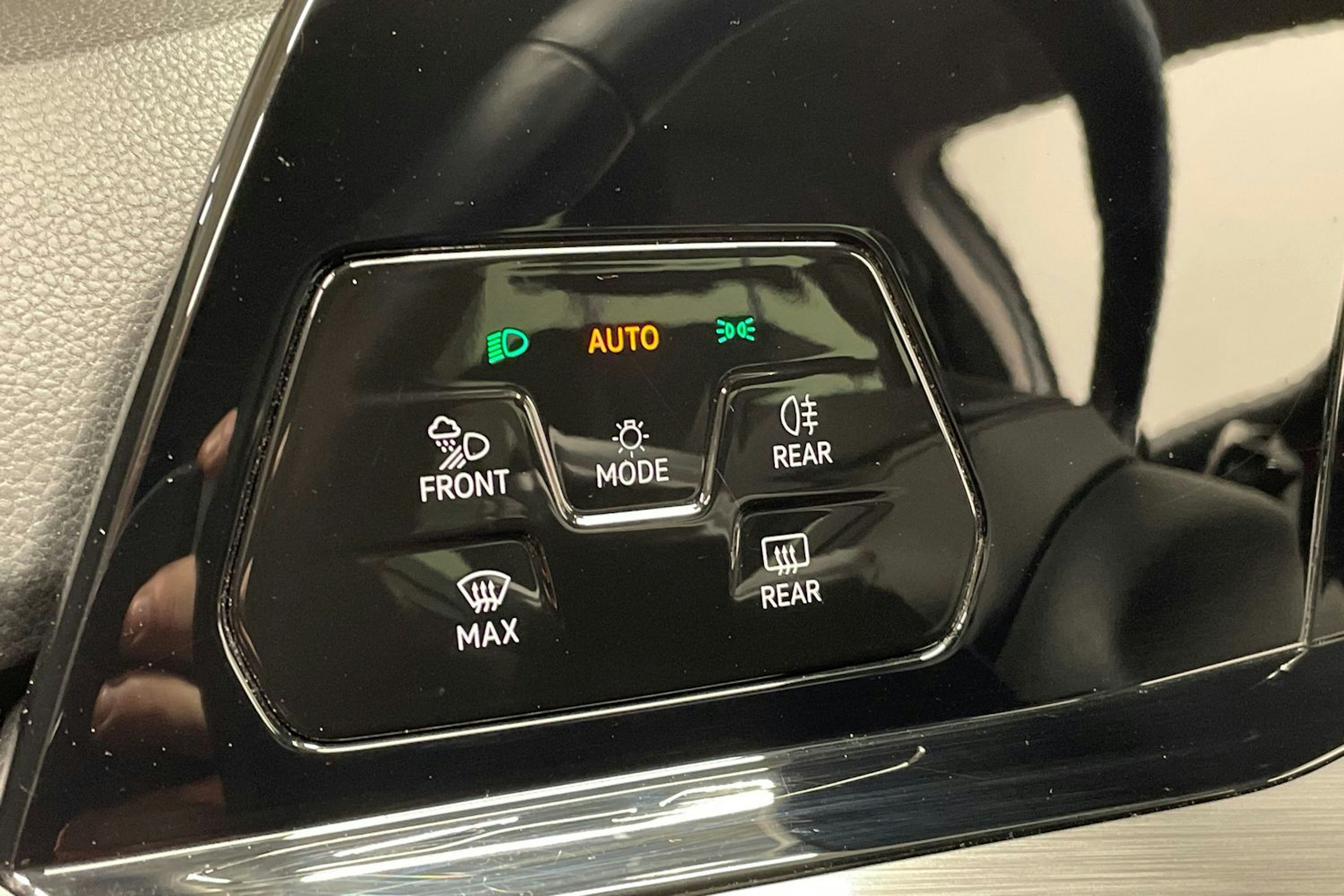 harmaa Volkswagen Golf 2022 kuva 27.