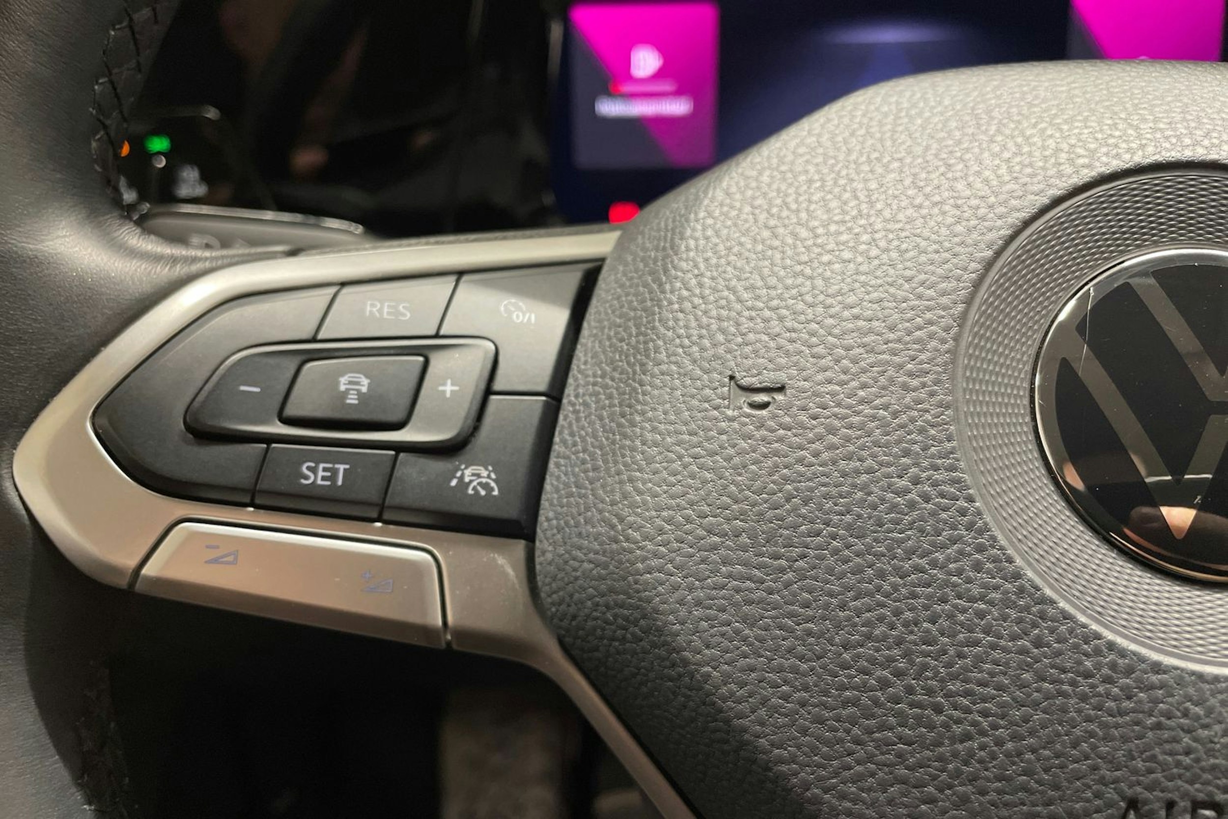 harmaa Volkswagen Golf 2022 kuva 28.