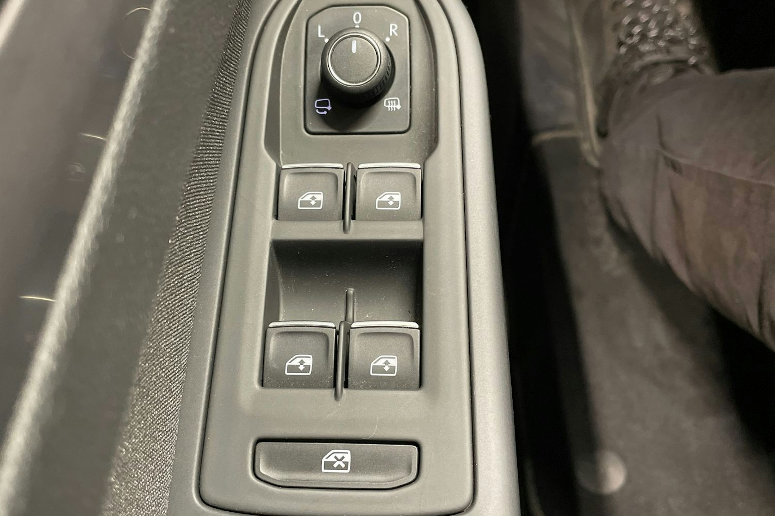 harmaa Volkswagen Golf 2022 kuva 30.