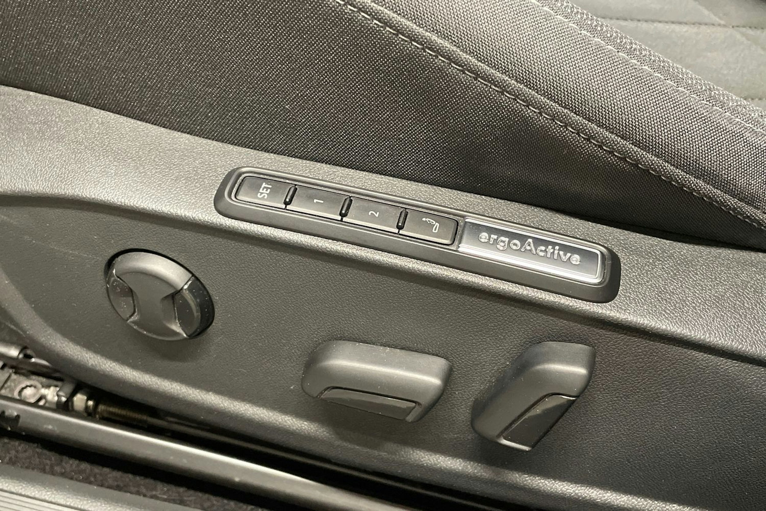 harmaa Volkswagen Golf 2022 kuva 32.