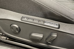 harmaa Volkswagen Golf 2022 kuva 32.