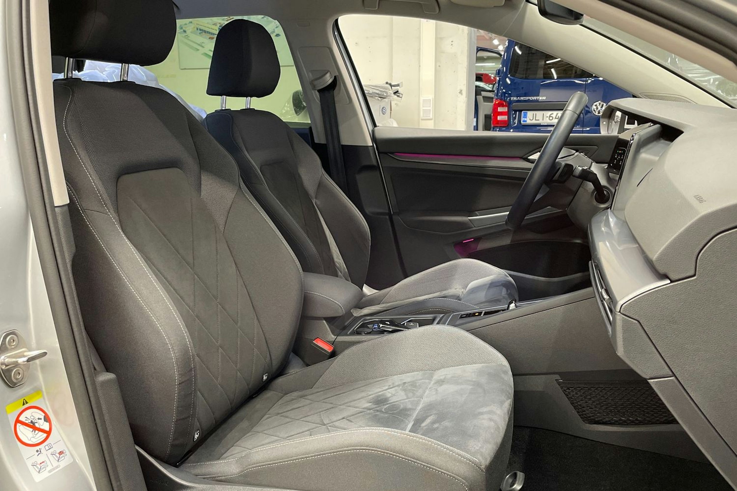 harmaa Volkswagen Golf 2022 kuva 33.