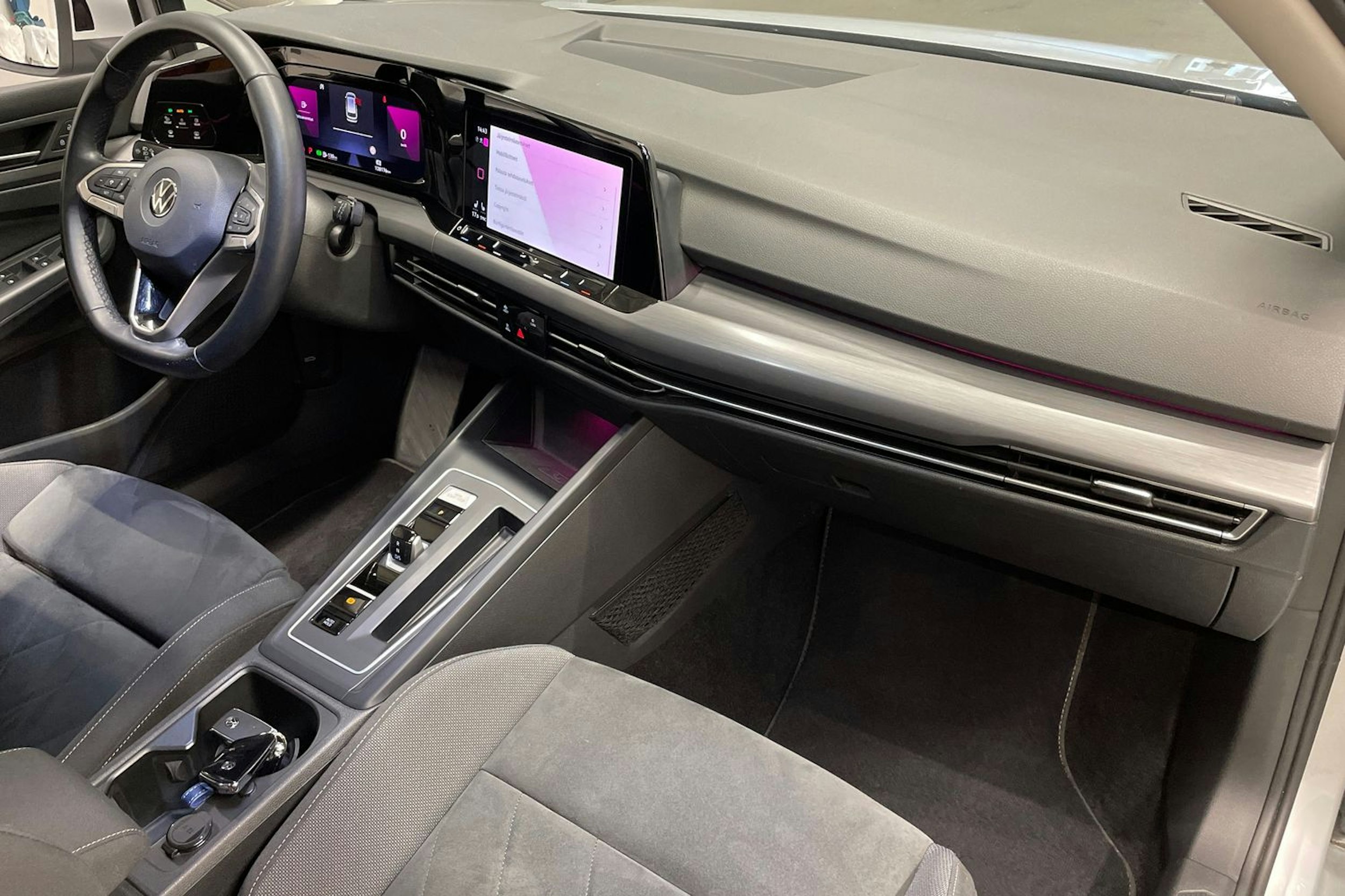 harmaa Volkswagen Golf 2022 kuva 34.