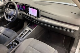 harmaa Volkswagen Golf 2022 kuva 34.