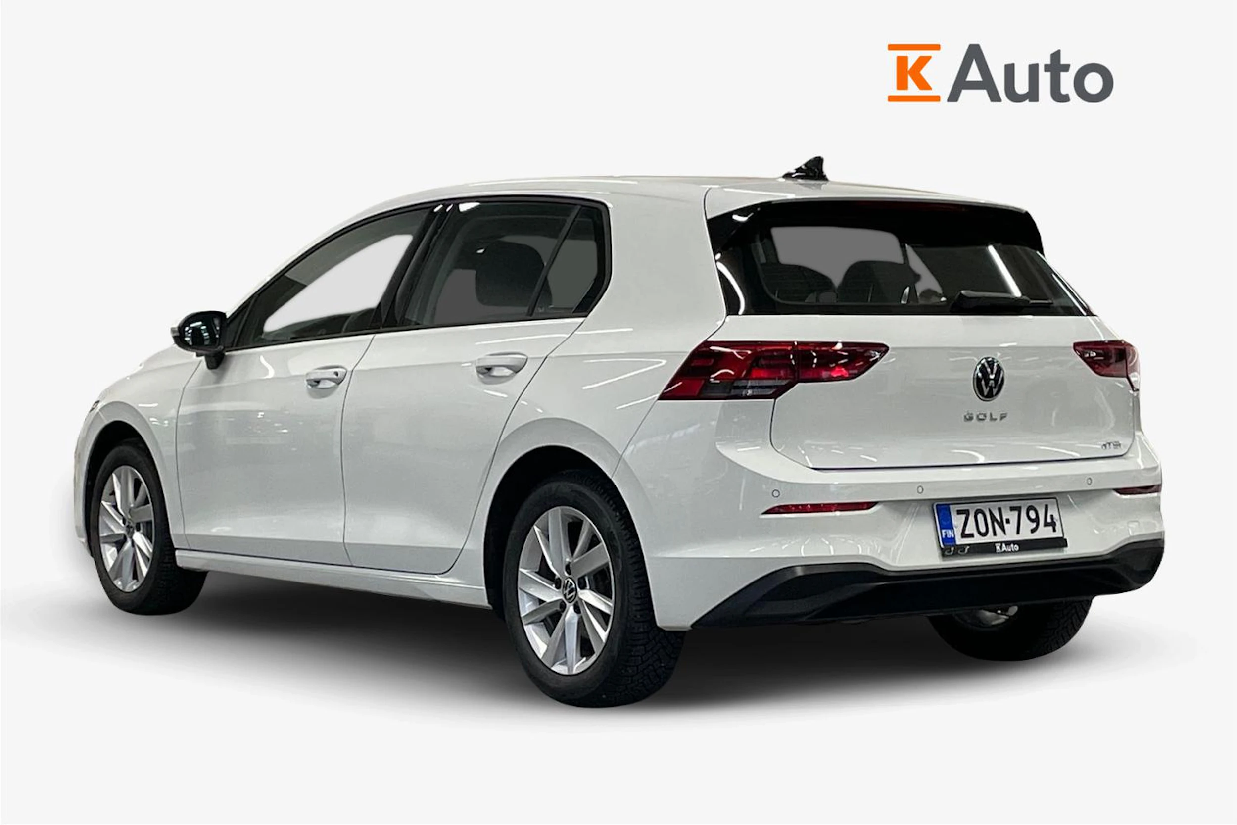 valkoinen Volkswagen Golf 2022 kuva 3.