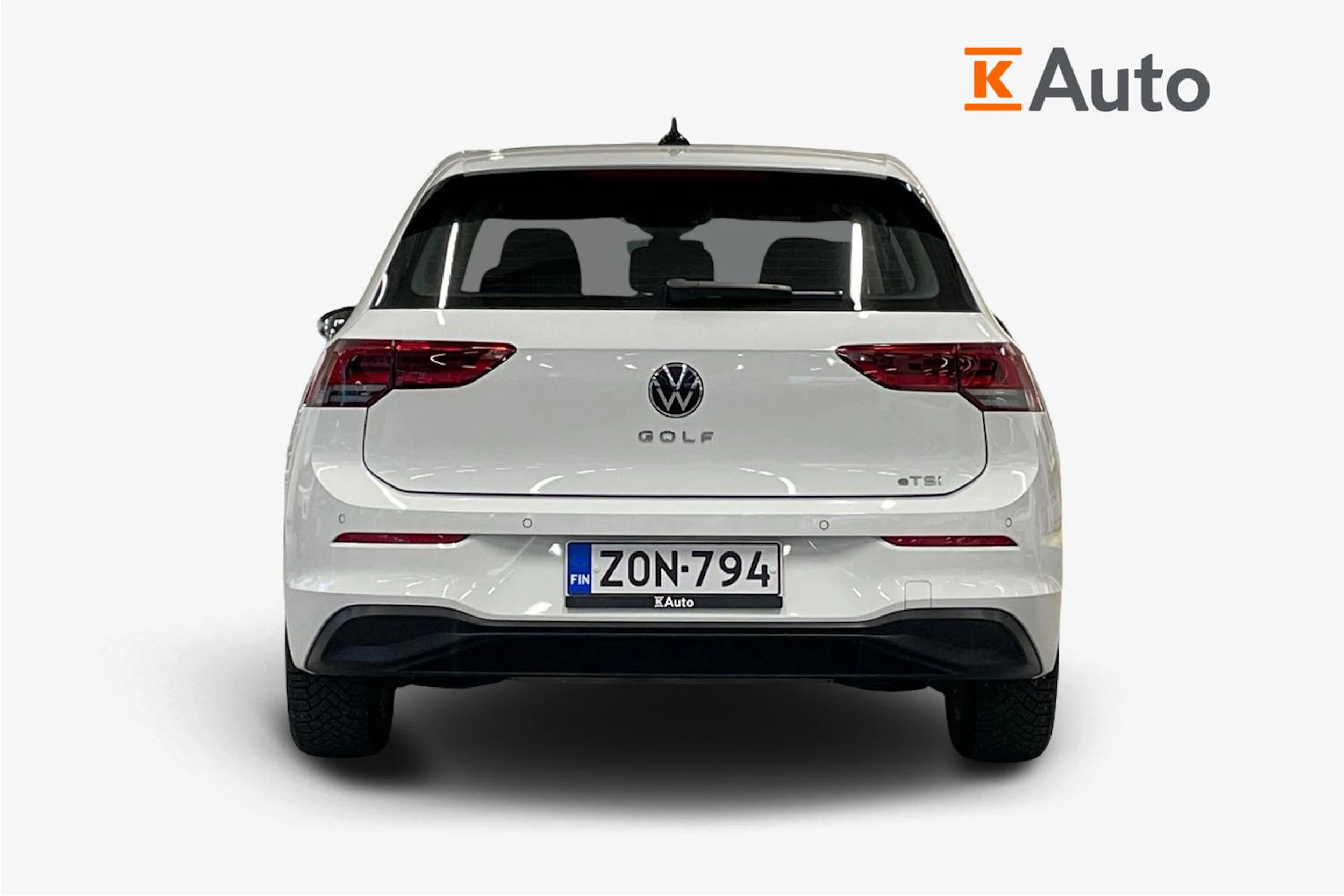 valkoinen Volkswagen Golf 2022 kuva 4.