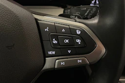 valkoinen Volkswagen Golf 2022 kuva 25.