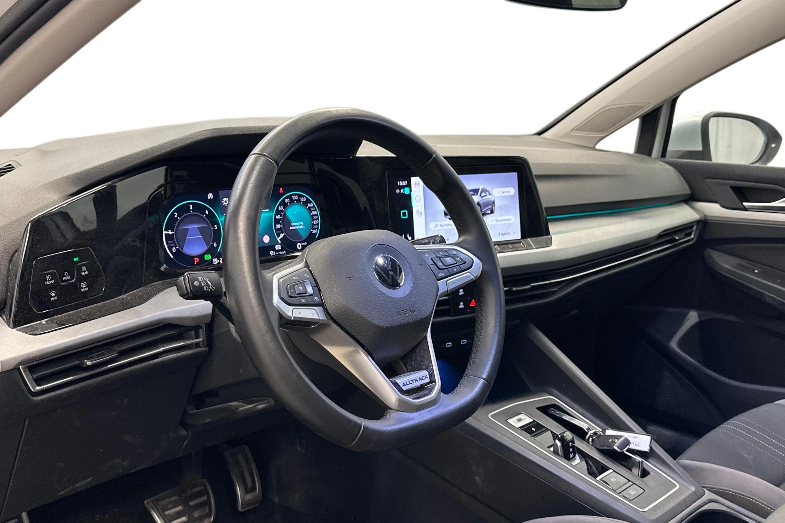 valkoinen Volkswagen Golf 2022 kuva 3.