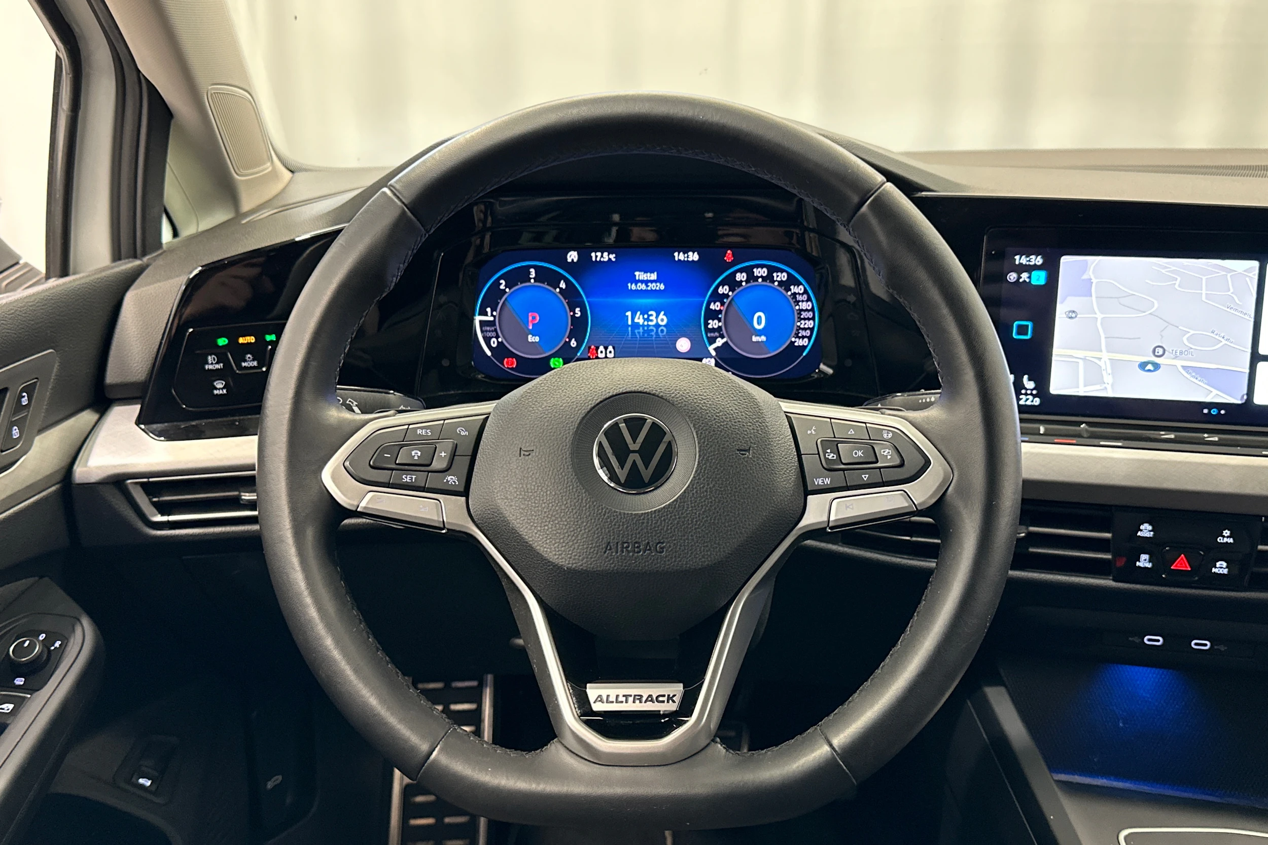 valkoinen Volkswagen Golf 2022 kuva 12.