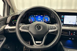 valkoinen Volkswagen Golf 2022 kuva 12.