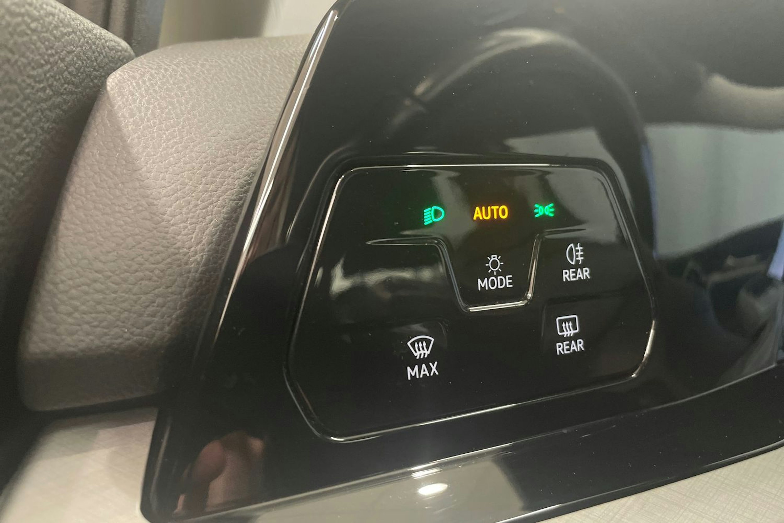 Harmaa Volkswagen Golf 2022 kuva 19.