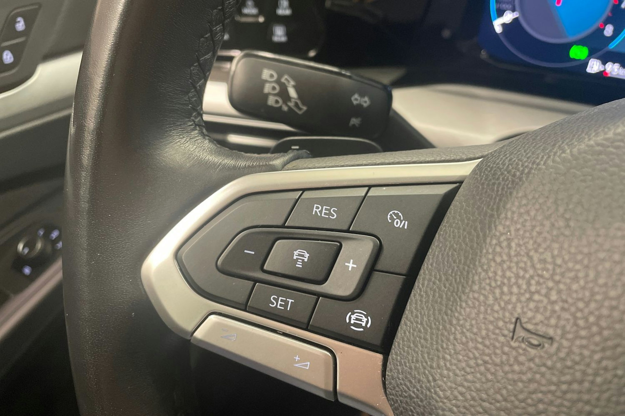 Harmaa Volkswagen Golf 2022 kuva 21.