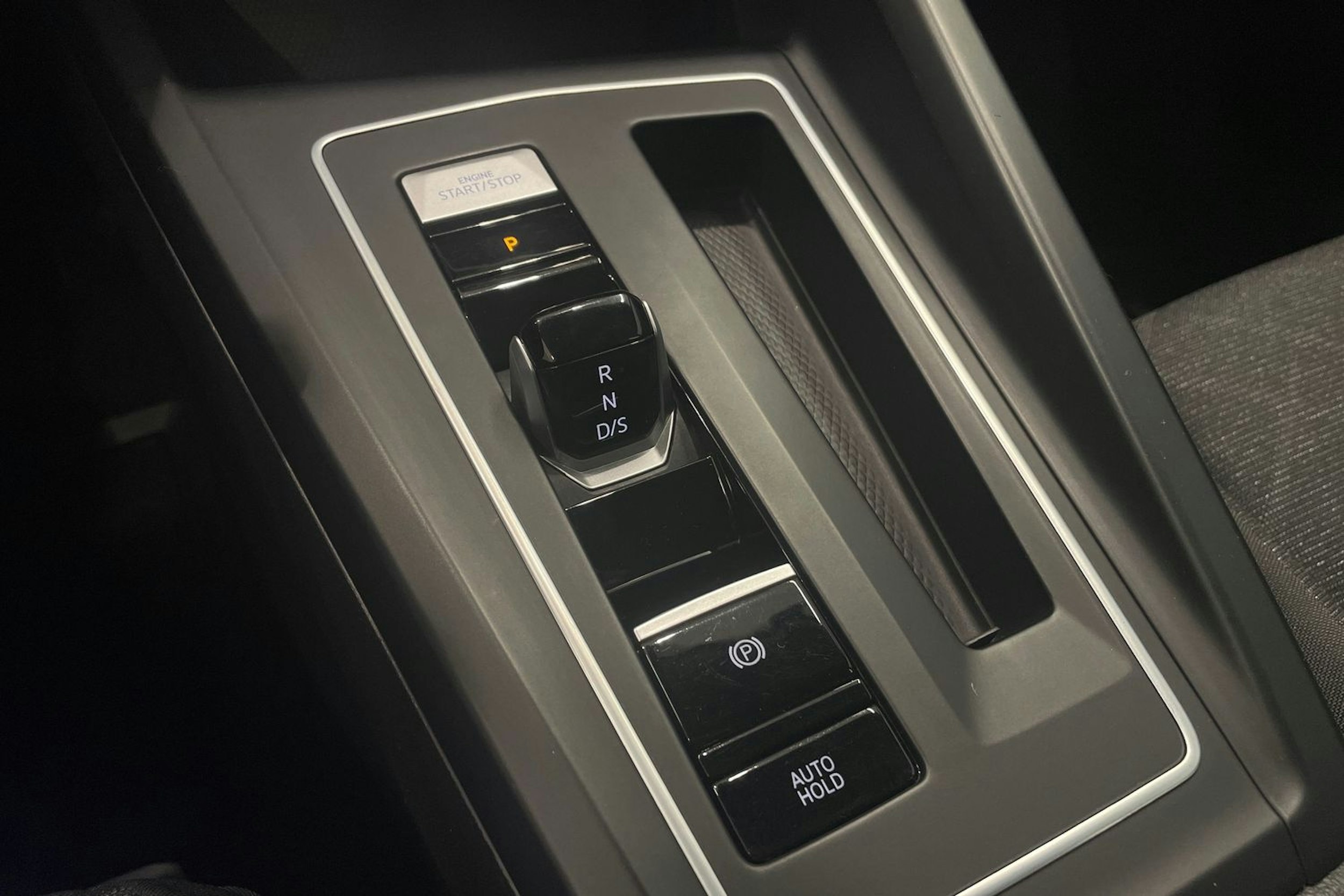 Harmaa Volkswagen Golf 2022 kuva 28.