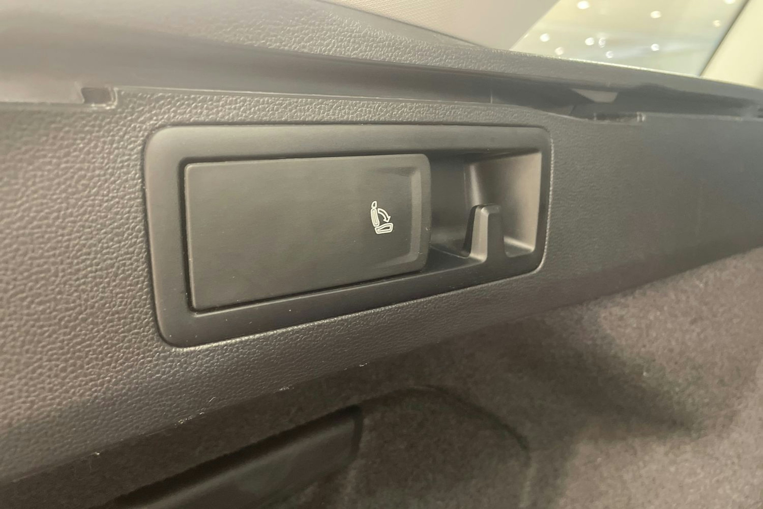 Harmaa Volkswagen Golf 2022 kuva 30.