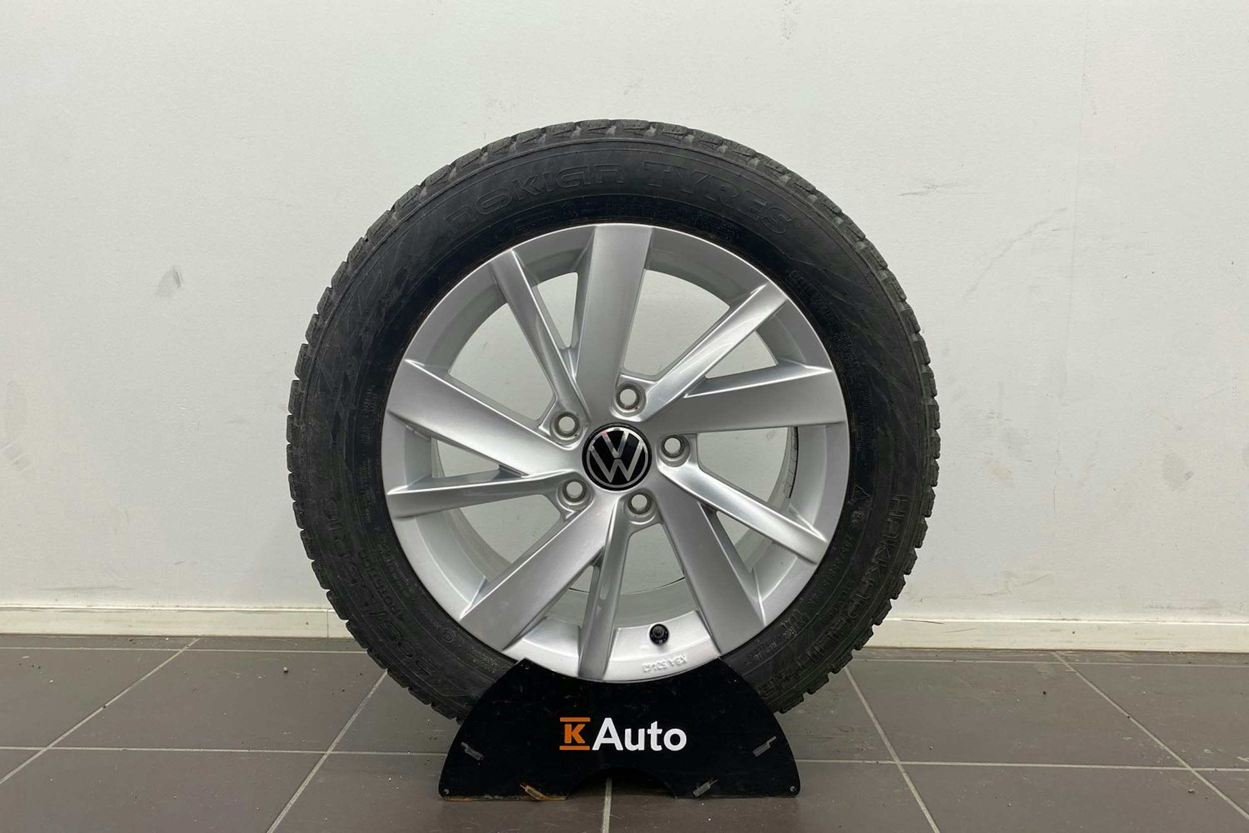 harmaa Volkswagen Golf 2022 kuva 13.