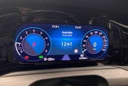 harmaa Volkswagen Golf 2022 kuva 16.