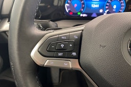 harmaa Volkswagen Golf 2022 kuva 17.