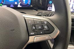harmaa Volkswagen Golf 2022 kuva 18.