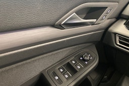 harmaa Volkswagen Golf 2022 kuva 19.