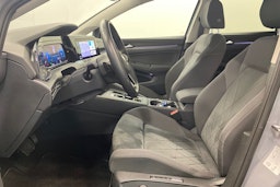 harmaa Volkswagen Golf 2022 kuva 32.