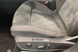 harmaa Volkswagen Golf 2022 kuva 33.