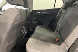 harmaa Volkswagen Golf 2022 kuva 34.