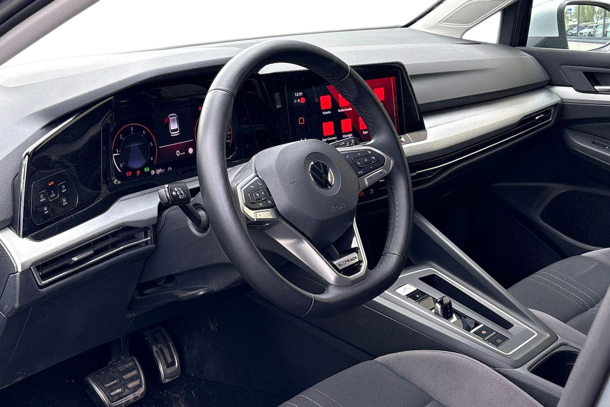 harmaa Volkswagen Golf 2022 kuva 3.