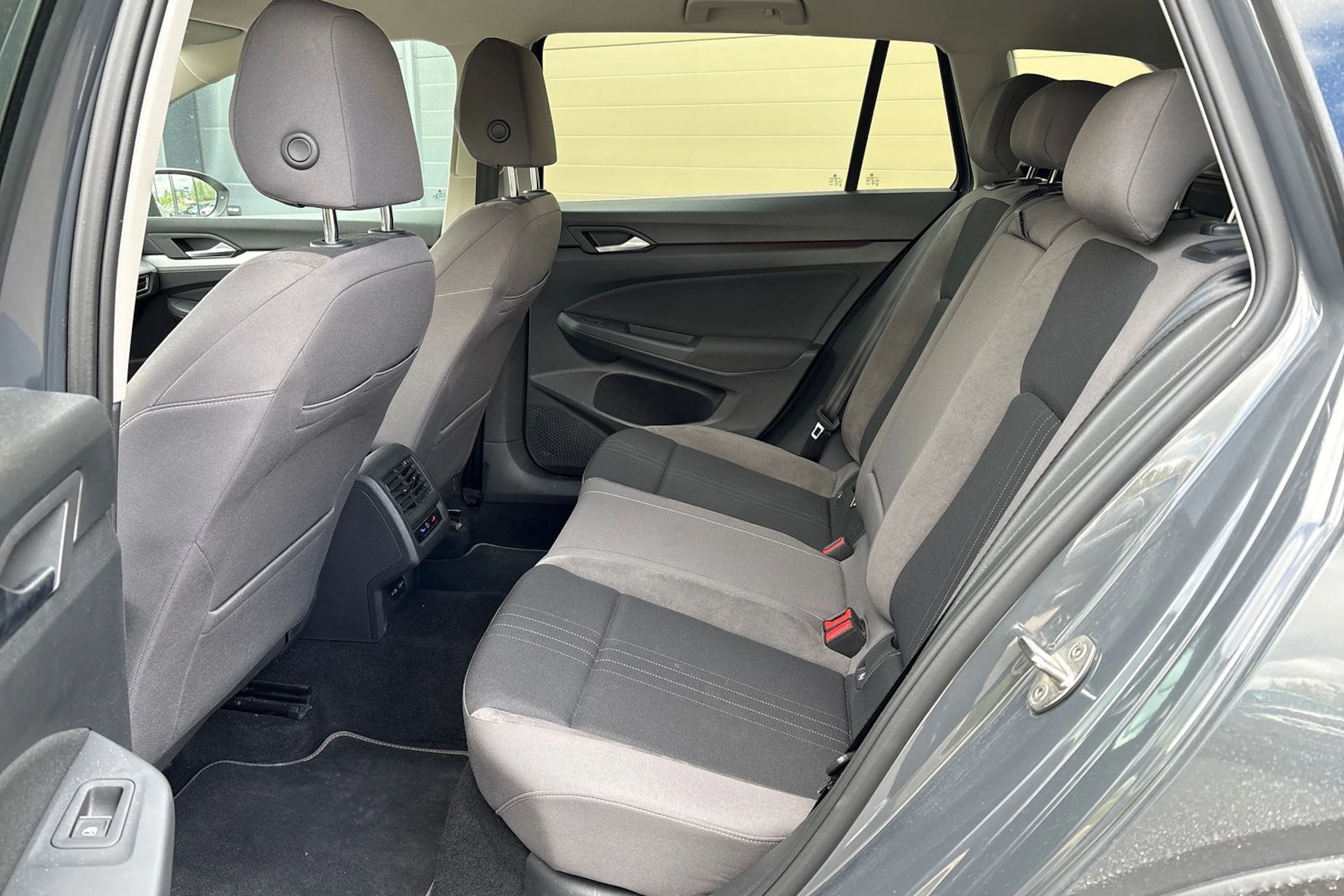 harmaa Volkswagen Golf 2022 kuva 5.