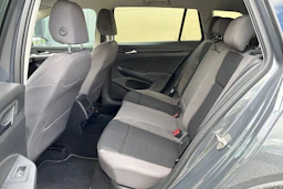 harmaa Volkswagen Golf 2022 kuva 5.