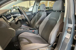 harmaa Volkswagen Golf 2022 kuva 11.