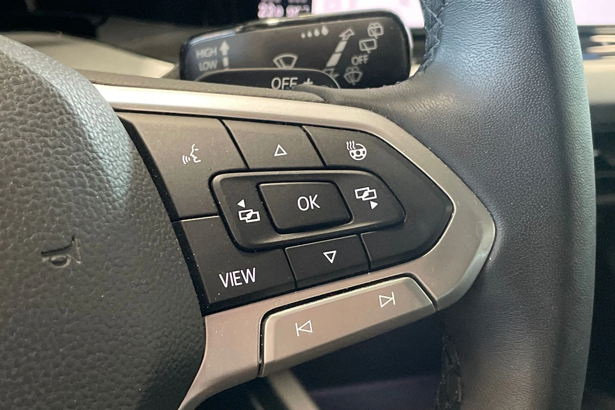 harmaa Volkswagen Golf 2022 kuva 15.