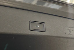 harmaa Volkswagen Golf 2022 kuva 32.