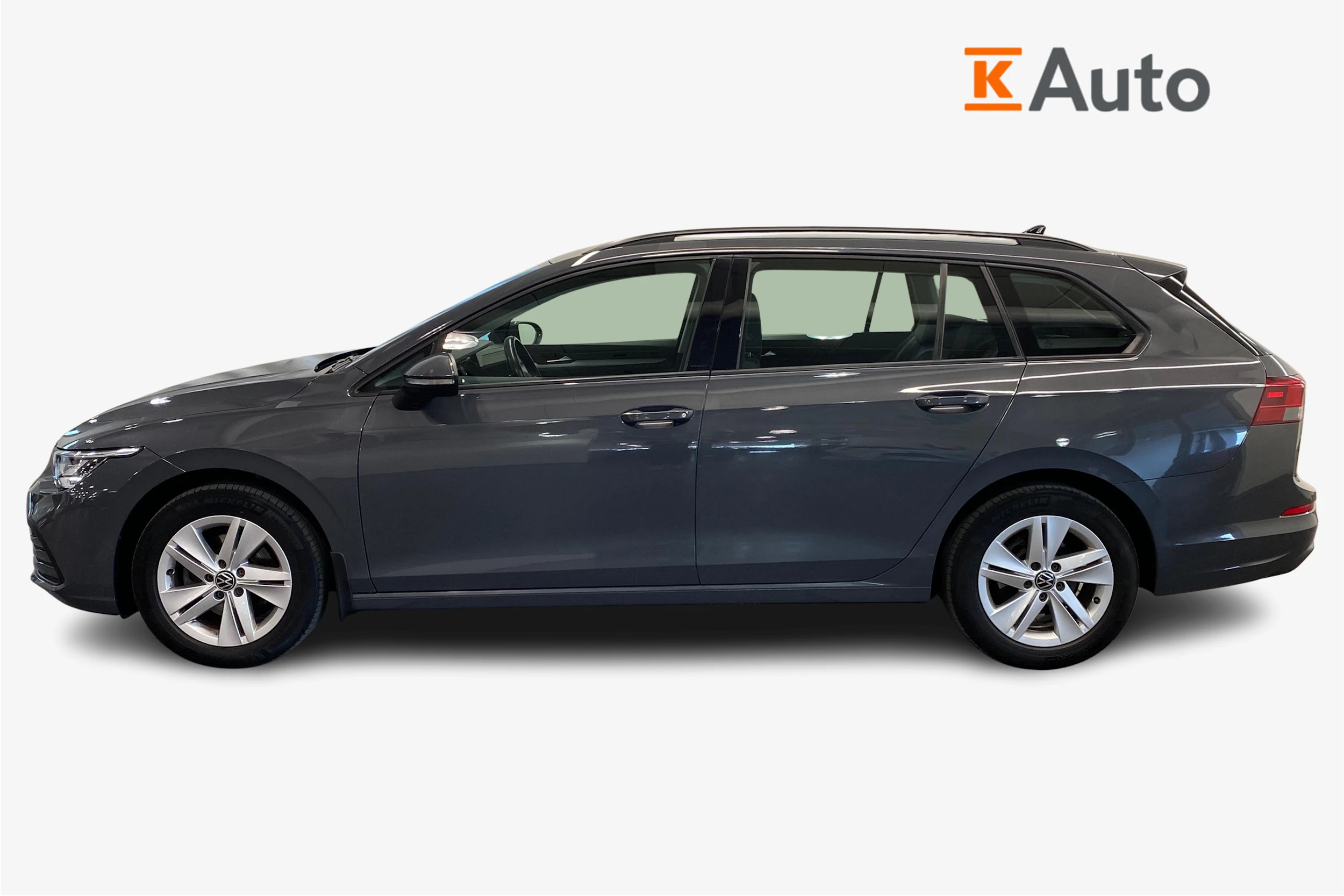 harmaa Volkswagen Golf 2022 kuva 7.