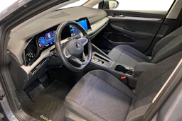 harmaa Volkswagen Golf 2022 kuva 8.