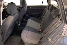 harmaa Volkswagen Golf 2022 kuva 11.