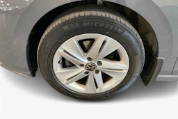 harmaa Volkswagen Golf 2022 kuva 12.
