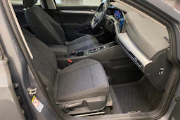 harmaa Volkswagen Golf 2022 kuva 17.
