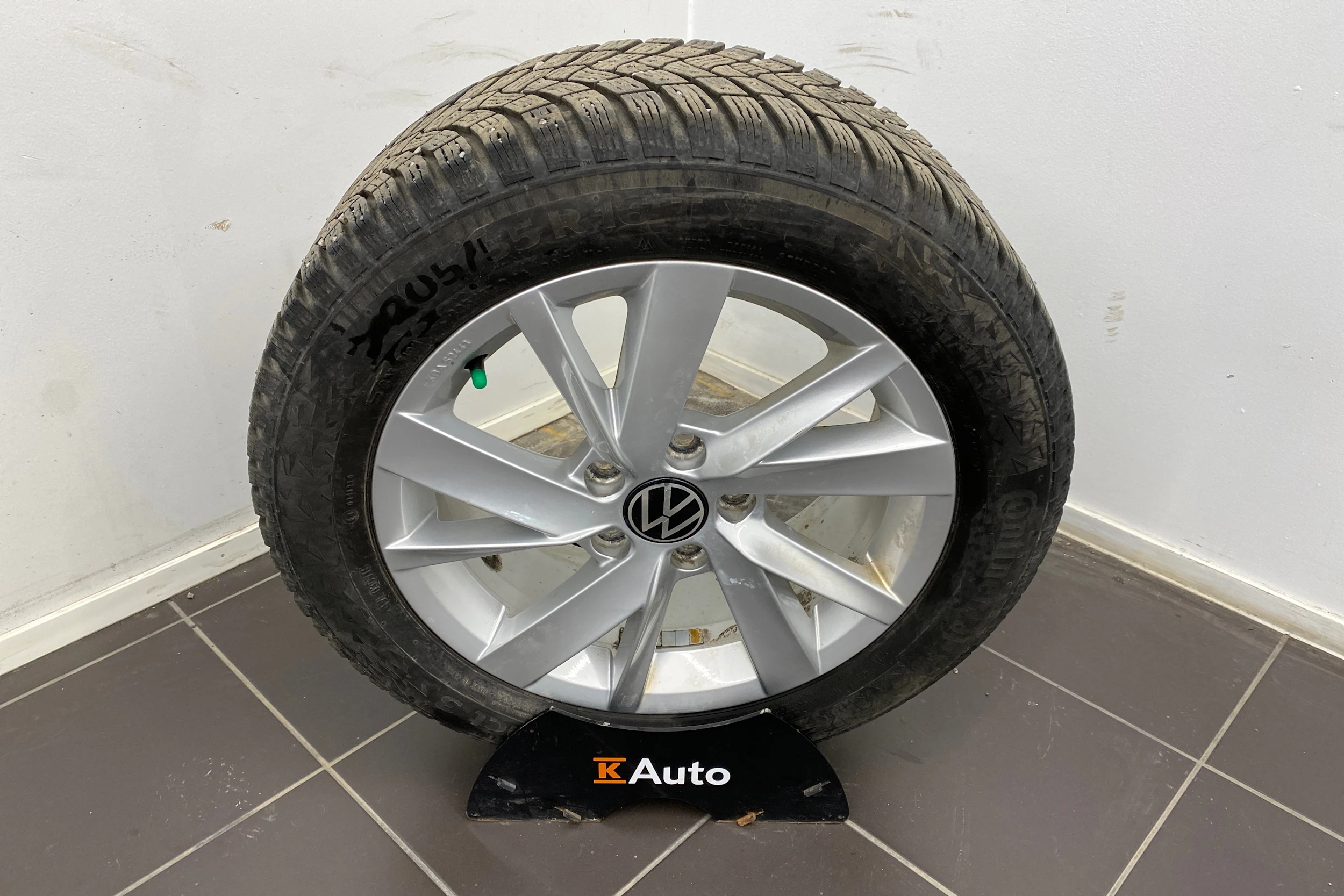 harmaa Volkswagen Golf 2022 kuva 18.