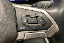 harmaa Volkswagen Golf 2022 kuva 22.