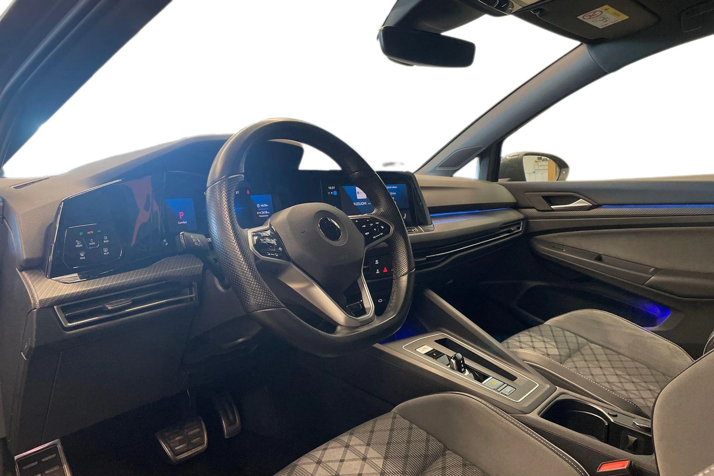 harmaa Volkswagen Golf 2022 kuva 8.