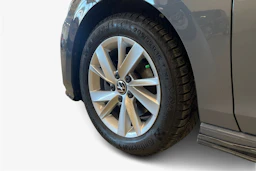 harmaa Volkswagen Golf 2022 kuva 12.