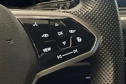 harmaa Volkswagen Golf 2022 kuva 18.