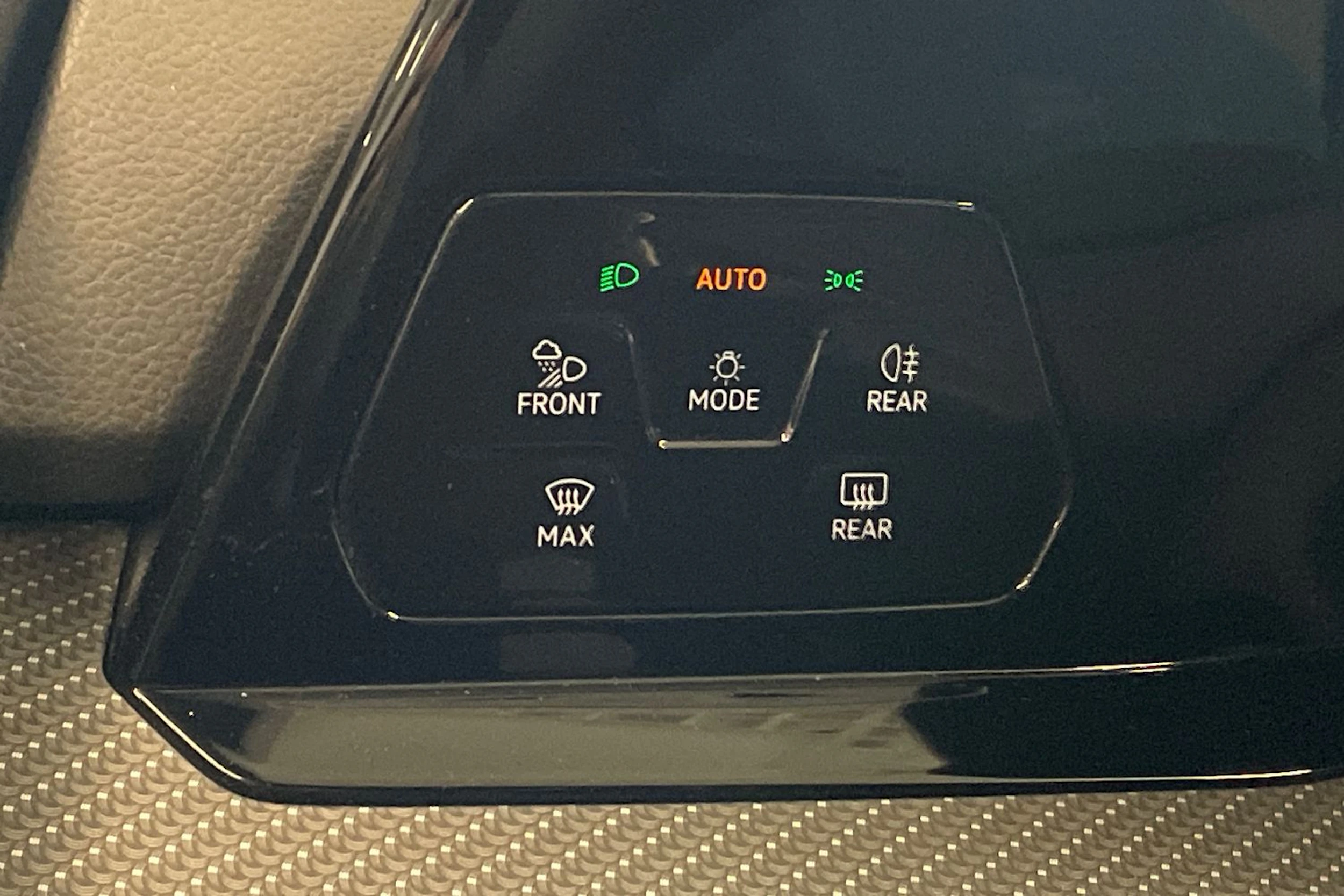 harmaa Volkswagen Golf 2022 kuva 20.