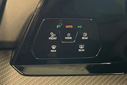 harmaa Volkswagen Golf 2022 kuva 20.