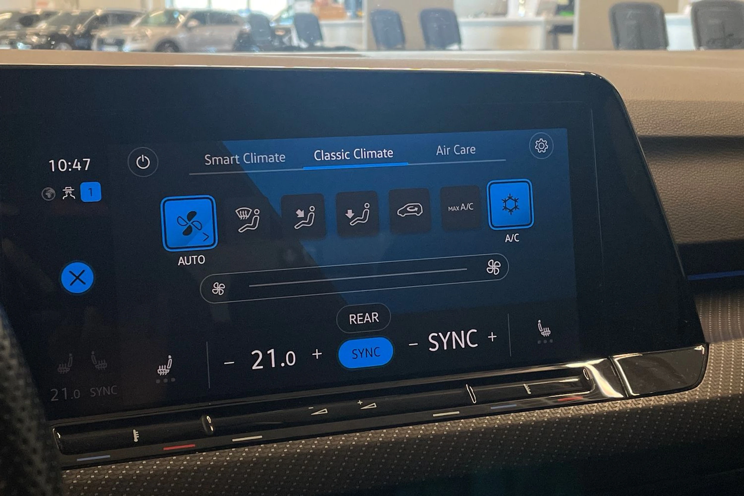 harmaa Volkswagen Golf 2022 kuva 27.