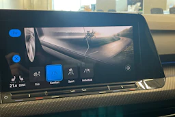 harmaa Volkswagen Golf 2022 kuva 28.