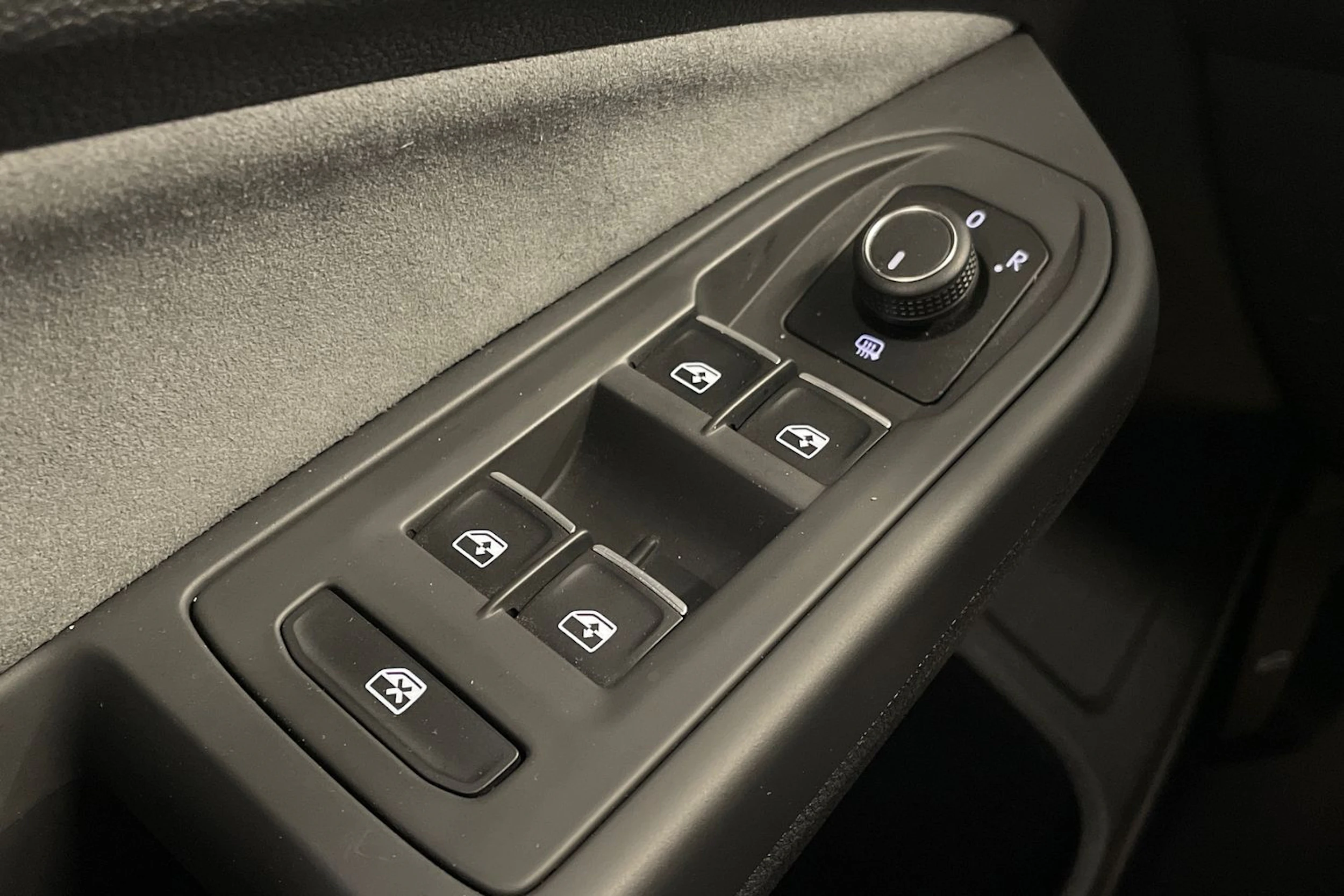 harmaa Volkswagen Golf 2022 kuva 31.