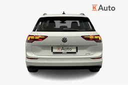 valkoinen Volkswagen Golf 2023 kuva 4.